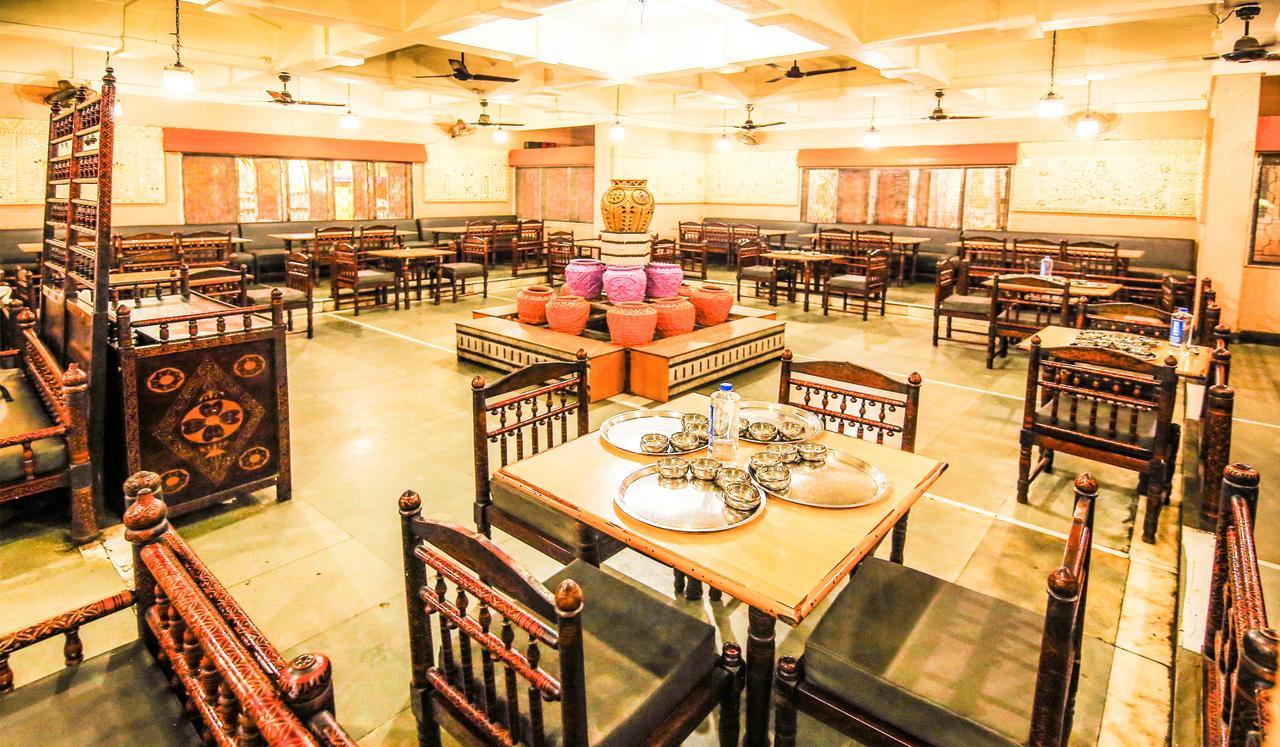 Hotel Sangam Karad Bagian luar foto